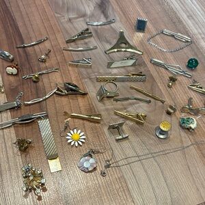 Lot of Vintage jewelry, for crafting etc